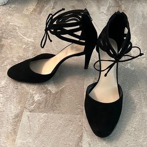 NINE WEST 9.5 black suede tie closed toe heels